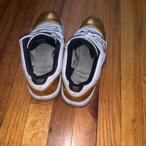Jordan 11s Gold